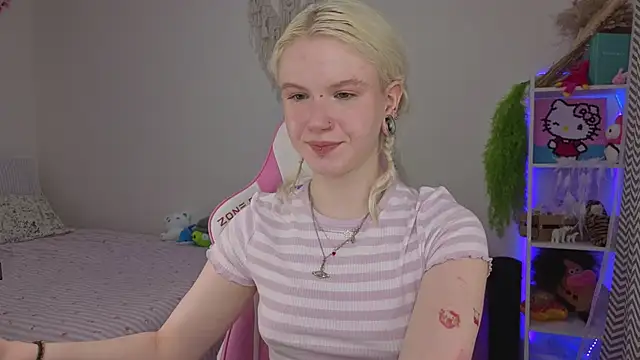 Snapshot of Mia_WaterFall chatting on April 26, 2026, 3:37 am Mia WaterFall online show from April 26, 2026, 3:37 am