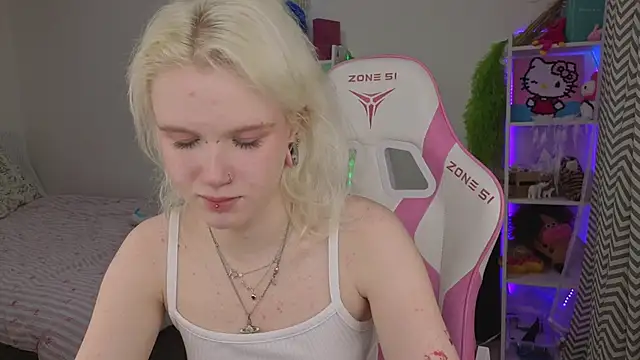 Snapshot of Mia_WaterFall chatting on April 27, 2026, 3:26 am Mia WaterFall online show from April 27, 2026, 3:26 am