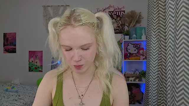 Snapshot of Mia_WaterFall chatting on May 9, 2026, 3:23 am Mia WaterFall online show from May 9, 2026, 3:23 am