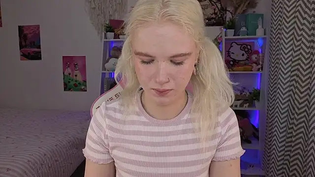 Snapshot of Mia_WaterFall chatting on May 16, 2026, 3:14 am Mia WaterFall online show from May 16, 2026, 3:14 am