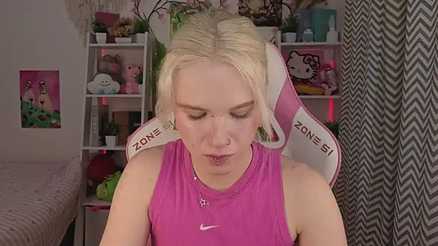 Snapshot of Mia_WaterFall chatting on May 23, 2026, 3:23 am Mia WaterFall online show from May 23, 2026, 3:23 am