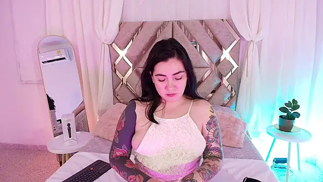 Snapshot of KathiaJenner chatting on March 5, 2026, 12:12 pm KathiaJenner online show from March 5, 2026, 12:12 pm