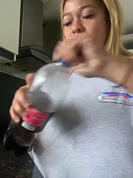 veronica414 online show from April 4, 2026, 12:02 pm