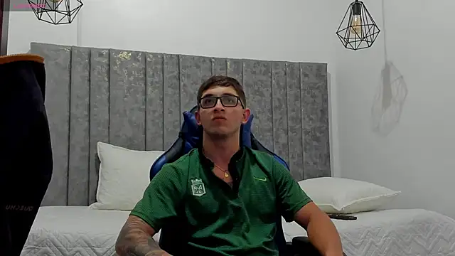 Snapshot of Calvin_Hunter chatting on March 26, 2026, 1:01 am Calvin Hunter online show from March 26, 2026, 1:01 am