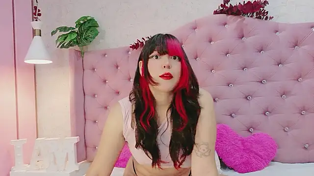 Snapshot of EllieNeptune_ chatting on February 1, 2026, 8:07 pm EllieNeptune online show from February 1, 2026, 8:07 pm