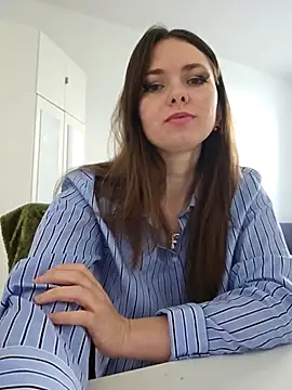 HotRoxyy online show from January 19, 2026, 10:30 am