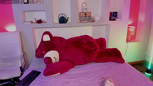 naomi campell online show from March 31, 2026, 11:43 am