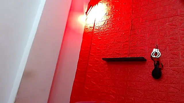 juliette18rose online show from February 8, 2026, 7:28 pm