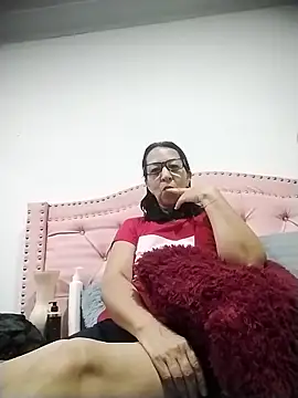 RosseLaure online show from February 10, 2026, 2:26 am