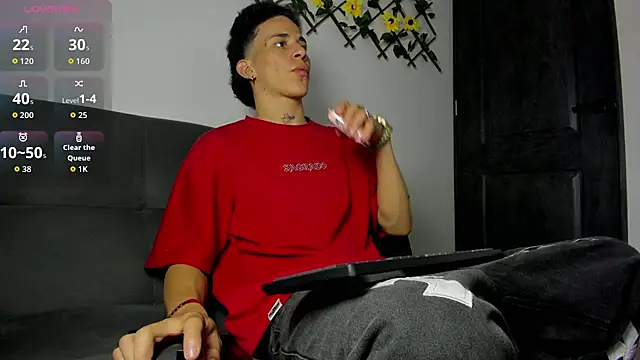 Snapshot of Maxxx_bigcockx chatting on April 24, 2026, 2:47 am Maxxx bigcockx online show from April 24, 2026, 2:47 am