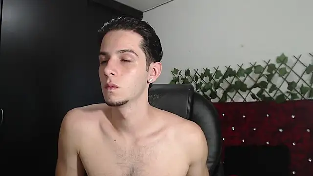 Snapshot of killua_parker chatting on February 12, 2026, 3:23 am killua parker online show from February 12, 2026, 3:23 am