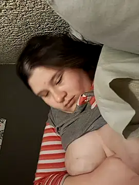 TUWACHA7777 online show from April 26, 2026, 4:43 am