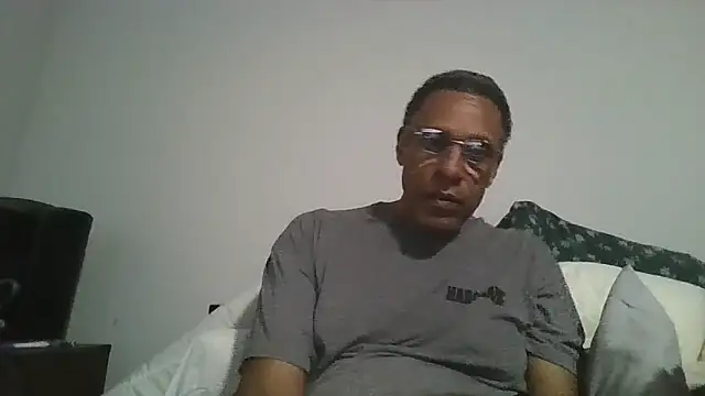 Snapshot of swimmer2496 chatting on April 24, 2026, 1:52 am swimmer2496 online show from April 24, 2026, 1:52 am