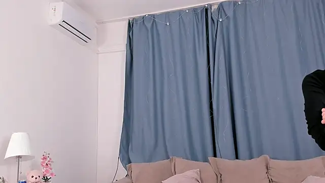 JackiYoss online show from February 14, 2026, 12:24 pm