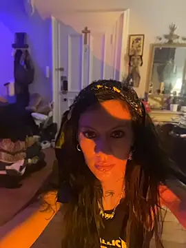 Snapshot of luxxlola chatting on July 5, 2026, 4:19 am luxxlola online show from July 5, 2026, 4:19 am
