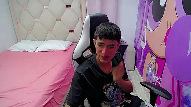 Akyra latinn online show from February 16, 2026, 11:50 am