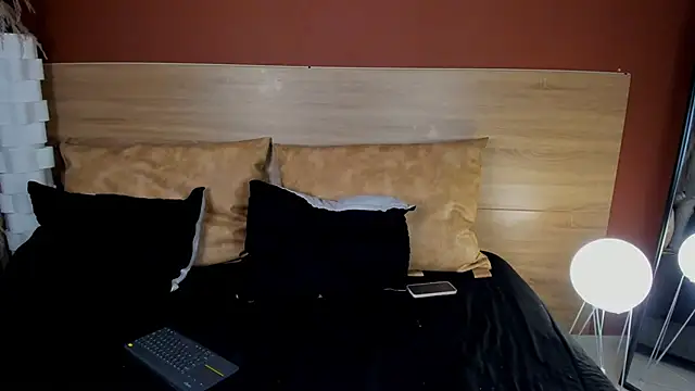 scarlett25   online show from February 16, 2026, 8:16 pm