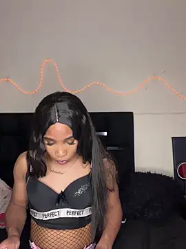 Snapshot of YourDreamReal chatting on March 3, 2026, 10:59 pm YourDreamReal online show from March 3, 2026, 10:59 pm