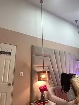 JuliaaVega online show from February 25, 2026, 12:15 pm