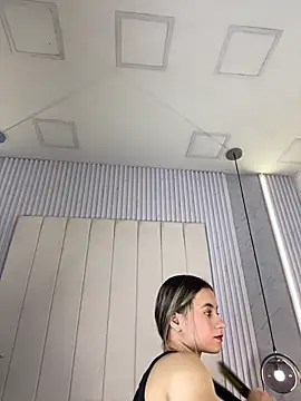 JuliaColemann online show from March 1, 2026, 12:07 pm