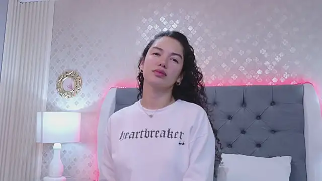 Snapshot of RoxanaAngel chatting on February 12, 2026, 1:17 pm RoxanaAngel online show from February 12, 2026, 1:17 pm