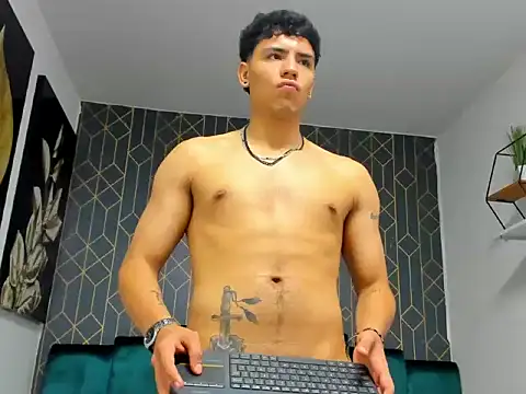 Tobias Vega online show from March 3, 2026, 6:03 pm