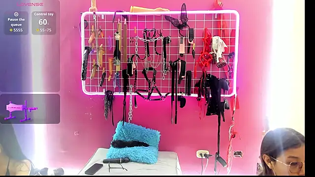 Slave Melany bdsm online show from March 12, 2026, 12:33 pm