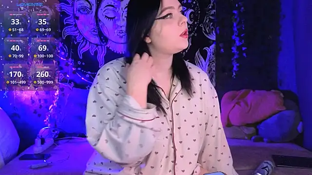 Snapshot of Marshmallowbeauty_ chatting on March 1, 2026, 12:12 am Marshmallowbeauty online show from March 1, 2026, 12:12 am