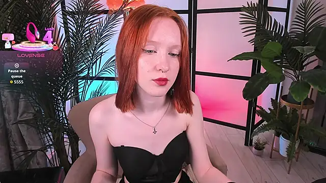 Snapshot of Sia_Hart chatting on June 21, 2026, 6:54 pm Sia Hart online show from June 21, 2026, 6:54 pm