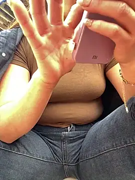 Snapshot of Lonasex99 chatting on March 3, 2026, 2:18 am Lonasex99 online show from March 3, 2026, 2:18 am