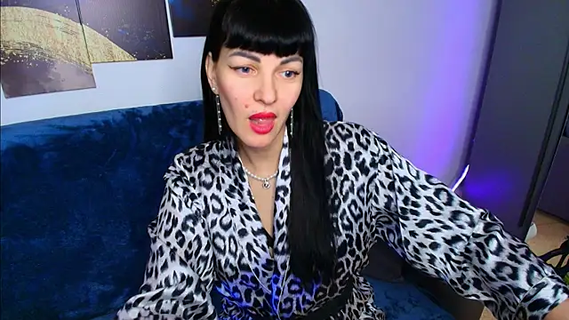 Agata  Moore online show from May 9, 2026, 2:06 am