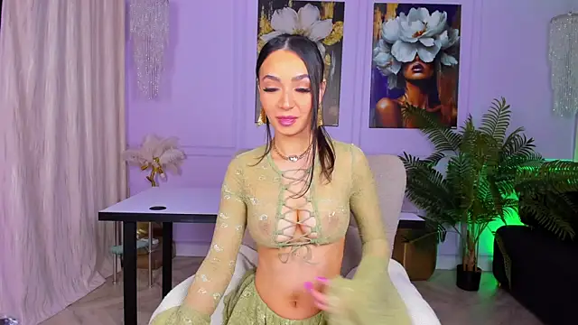 Snapshot of AvaCassidy chatting on April 27, 2026, 7:45 pm AvaCassidy online show from April 27, 2026, 7:45 pm