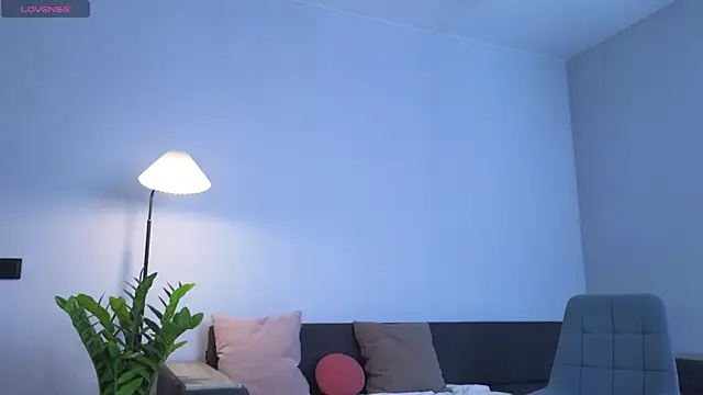 Snapshot of MillaKowal chatting on February 28, 2026, 6:25 am MillaKowal online show from February 28, 2026, 6:25 am