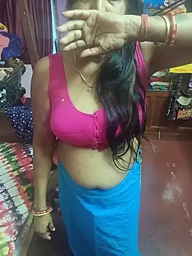 Snapshot of Little-Roshni chatting on February 25, 2026, 12:31 am Little-Roshni online show from February 25, 2026, 12:31 am