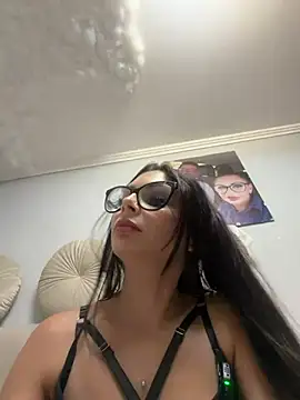 HiddendesireXO01 online show from July 1, 2026, 7:13 pm