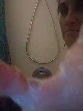 BusyB1983 online show from April 1, 2026, 3:31 pm