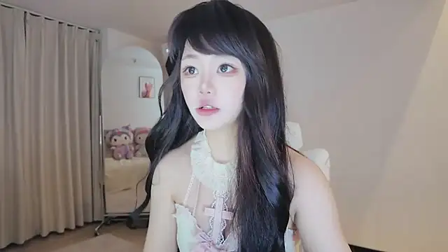 Jolie-22 online show from May 4, 2026, 2:57 pm