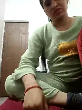 Snapshot of Cute-karisma1234 chatting on February 8, 2026, 5:05 pm Cute-karisma1234 online show from February 8, 2026, 5:05 pm