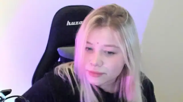 Lulu Di online show from February 20, 2026, 6:26 am