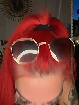 Snapshot of MrsRedFoxy chatting on June 19, 2026, 8:34 pm MrsRedFoxy online show from June 19, 2026, 8:34 pm