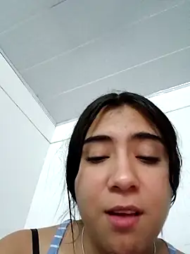 Snapshot of Ailen-cute chatting on February 25, 2026, 4:44 am Ailen-cute online show from February 25, 2026, 4:44 am