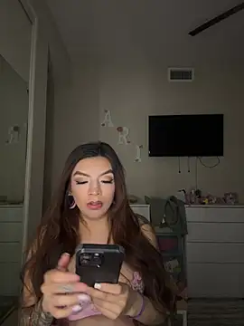 Snapshot of Mandygonewild chatting on April 8, 2026, 7:03 pm Mandygonewild online show from April 8, 2026, 7:03 pm