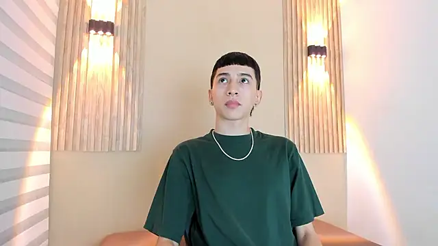 lian cameron online show from February 5, 2026, 3:44 am