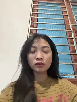 Snapshot of Lyn-be99 chatting on February 23, 2026, 12:30 am Lyn-be99 online show from February 23, 2026, 12:30 am