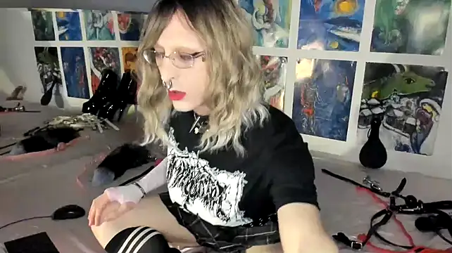 Miaxma online show from April 12, 2026, 5:07 pm