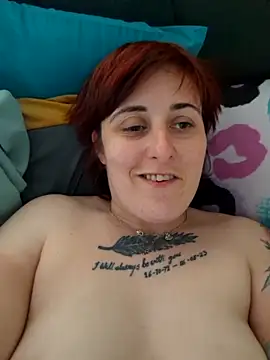 Snapshot of Tiara_XOX chatting on May 20, 2026, 9:48 am Tiara XOX online show from May 20, 2026, 9:48 am
