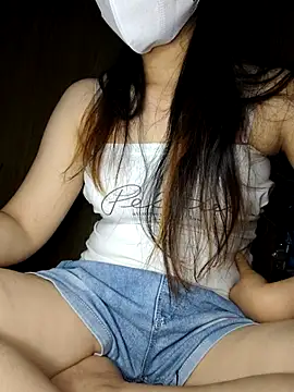 linhtay  online show from July 2, 2026, 3:51 pm