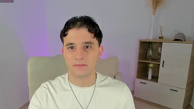 Massimo Fiore online show from February 7, 2026, 11:30 pm