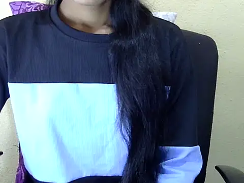 Snapshot of Khushi_v chatting on February 26, 2026, 9:08 am Khushi v online show from February 26, 2026, 9:08 am