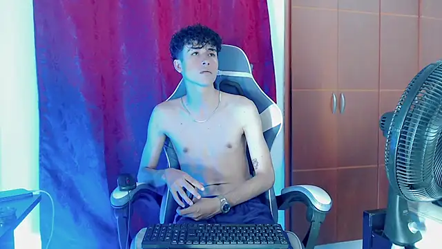 Snapshot of Johnny_cagee_ chatting on February 5, 2026, 1:10 am Johnny cagee online show from February 5, 2026, 1:10 am